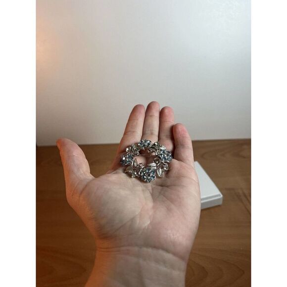 Maple Leaf Autumn Blue Enamel Silver Tone Plus Silver BlueTone Wreath Brooches - Picture 8 of 8